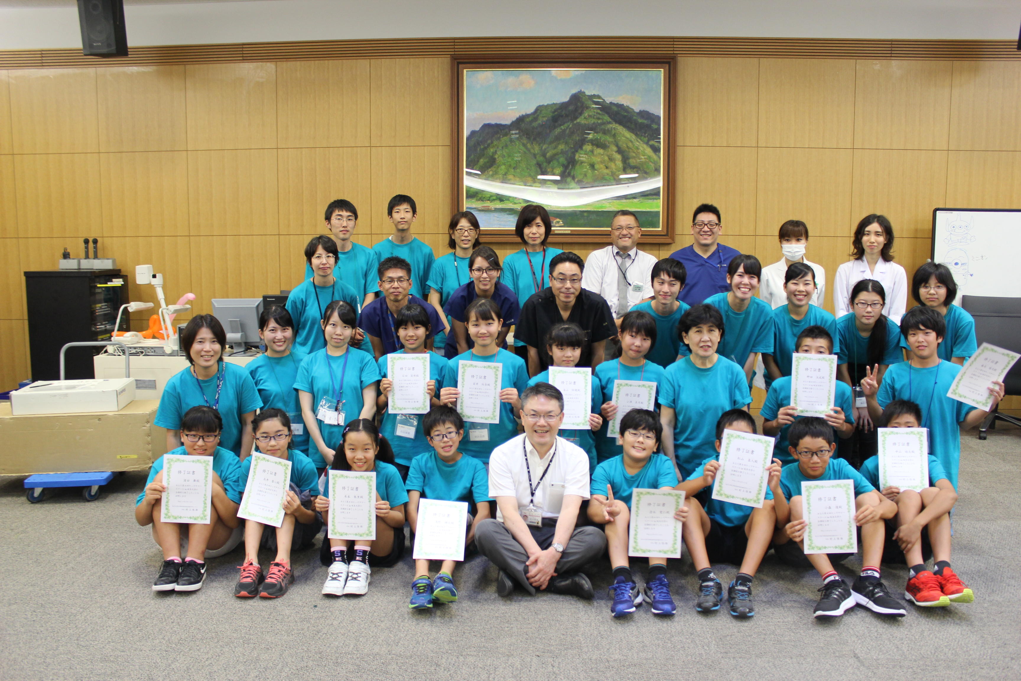 ▲サマースクール終わりの会・６年生終了証書授与