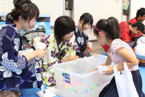 ▲大人気!ボールすくい