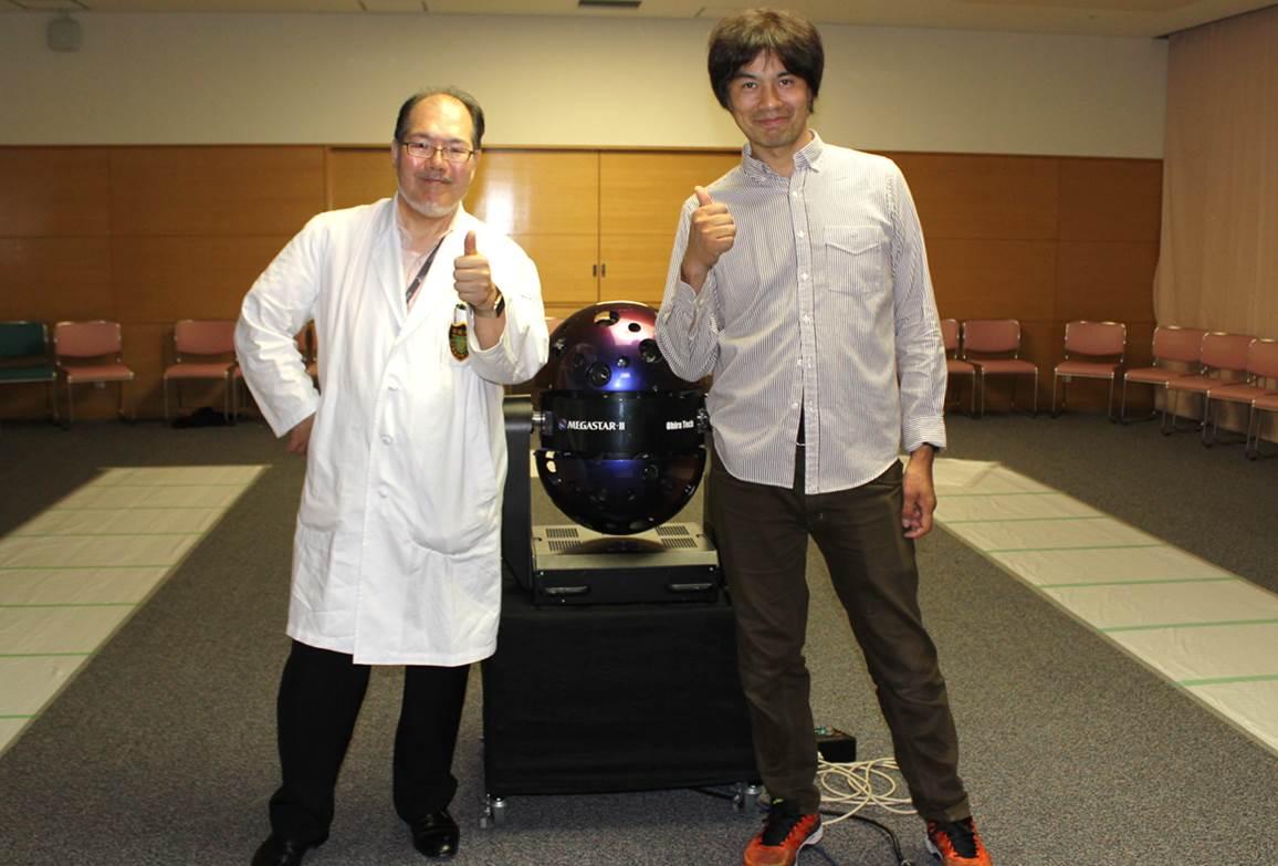 小倉病院長(左)と大平貴之氏(右)